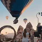 Castle Cave Отель 3*