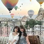 Castle Cave Отель