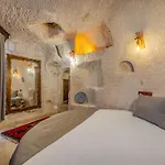 Castle Cave Отель