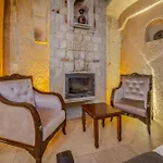 Castle Cave Отель