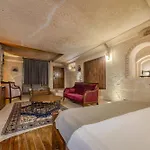 Castle Cave Гореме