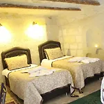 Hotel Castle Cave