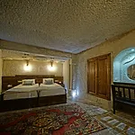 Castle Cave 3*