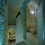 Castle Cave Отель 3*