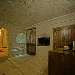 Отель Castle Cave