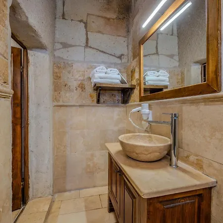 Hotel Castle Cave 2*