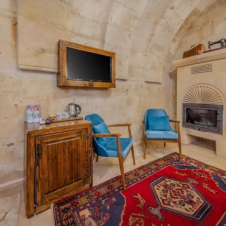 Castle Cave Hotel