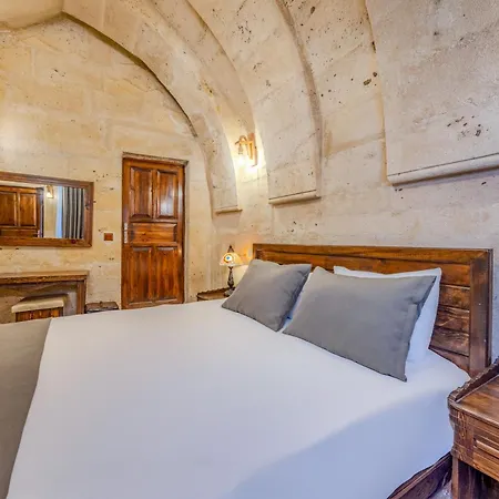 Ξενοδοχείο Castle Cave 3*