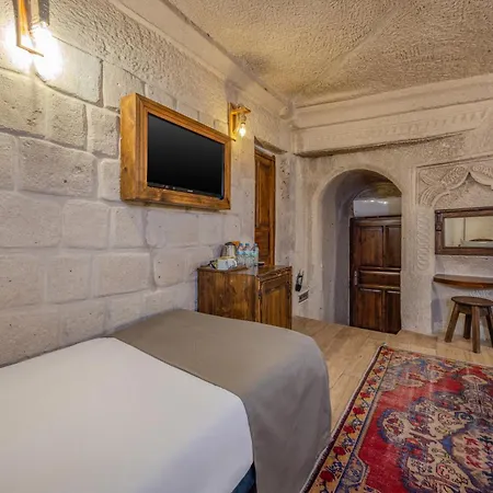 Hotel Castle Cave