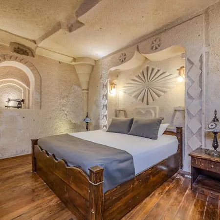 Castle Cave Hotel 3*