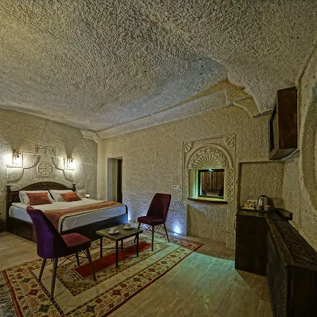 Castle Cave Otel 3*