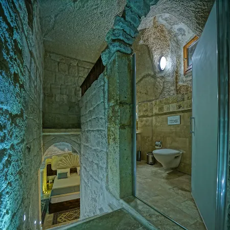 Castle Cave Otel 3*