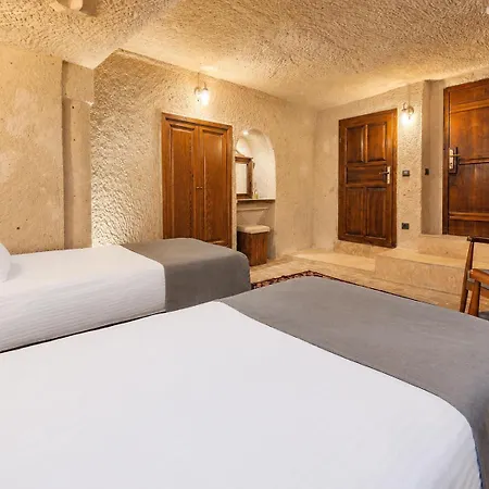 Castle Cave Otel 3*