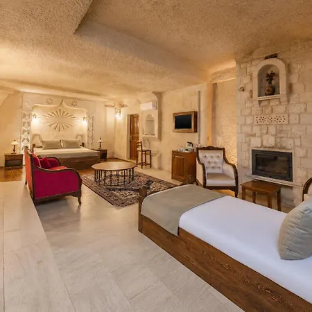 Otel Castle Cave 3*