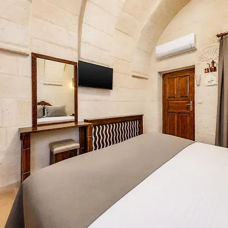Otel Castle Cave 3*