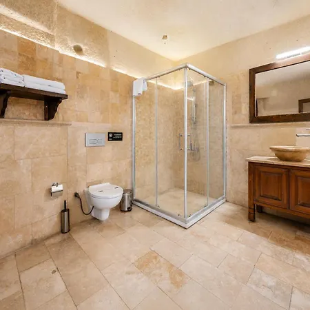 Otel Castle Cave 3*