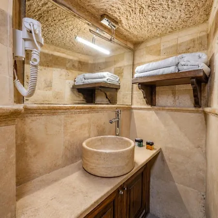 Otel Castle Cave 3*