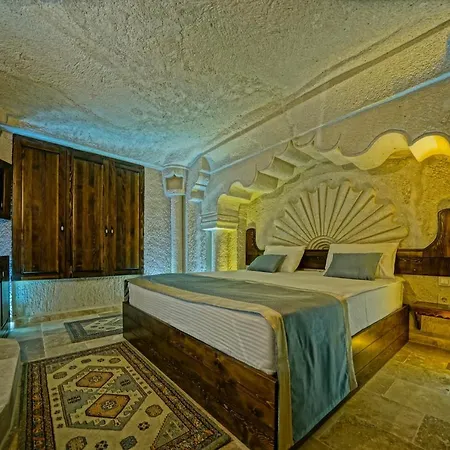 Hotel Castle Cave