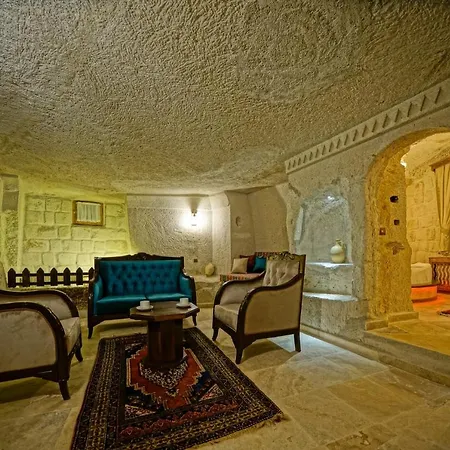 Castle Cave 2*