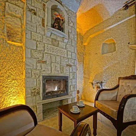 Castle Cave 2*