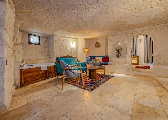 Castle Cave Hotel 3*