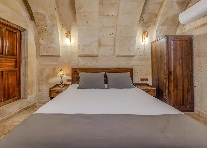 Castle Cave 3* 格雷梅