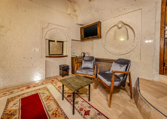 Castle Cave Hotel 3*