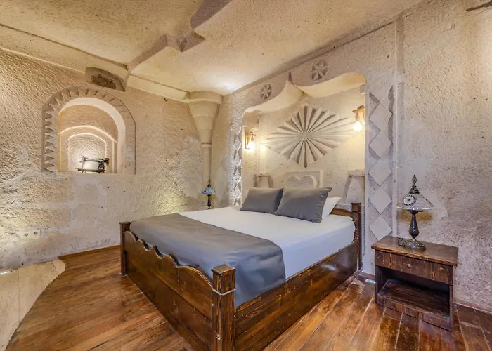 Castle Cave Hotel 3*