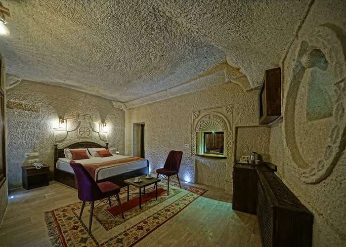 Castle Cave Hotel 3*