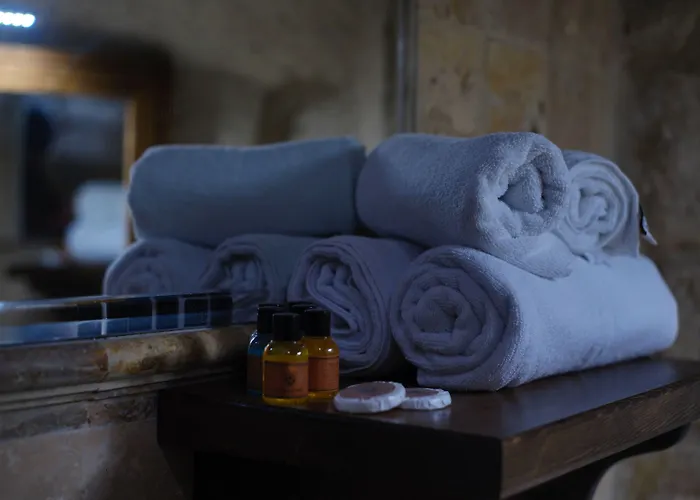 Castle Cave Hotel 3*